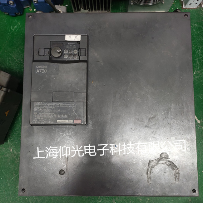 三菱A700系列變頻器維修常見故障 FR-A740-45K-CHT 45kw報(bào)oc過電流修理