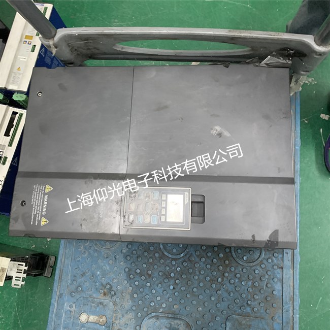 臺(tái)達(dá)變頻器維修 VFD370C43A上電報(bào)OU過(guò)電壓故障維修