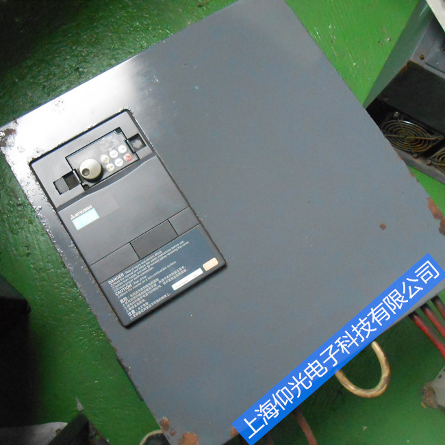 三菱變頻器維修75kw顯示故障E.OV2過電壓維修不同報警代碼