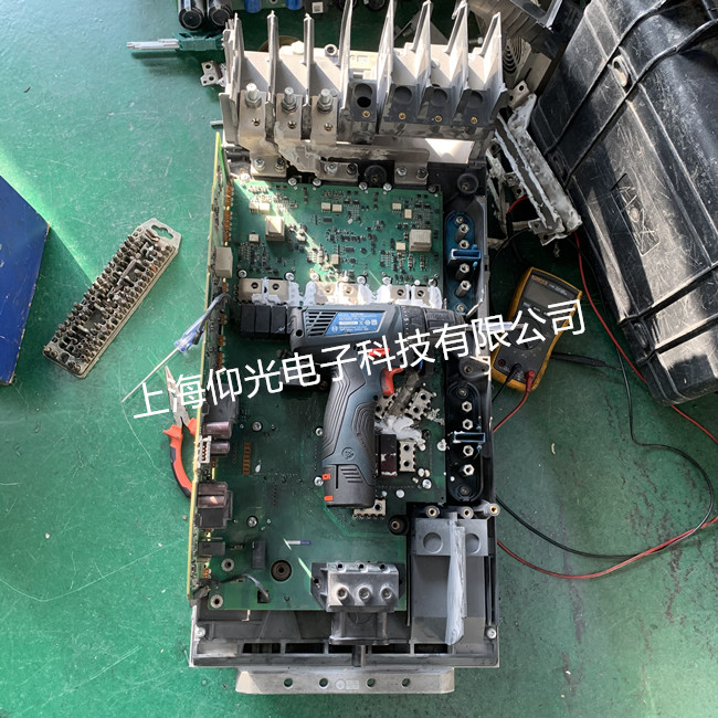 邦飛利BONFIGLIOLI伺服驅(qū)動器炸模塊維修價(jià)格低