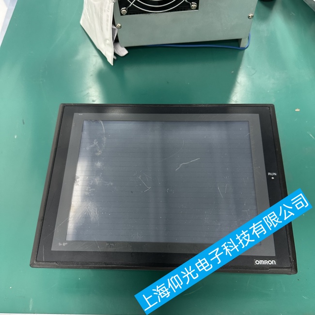 天津歐姆龍觸摸屏NS5-SQ10B-V2卡在開機(jī)界面無法繼續(xù)啟動故障維修當(dāng)天修好